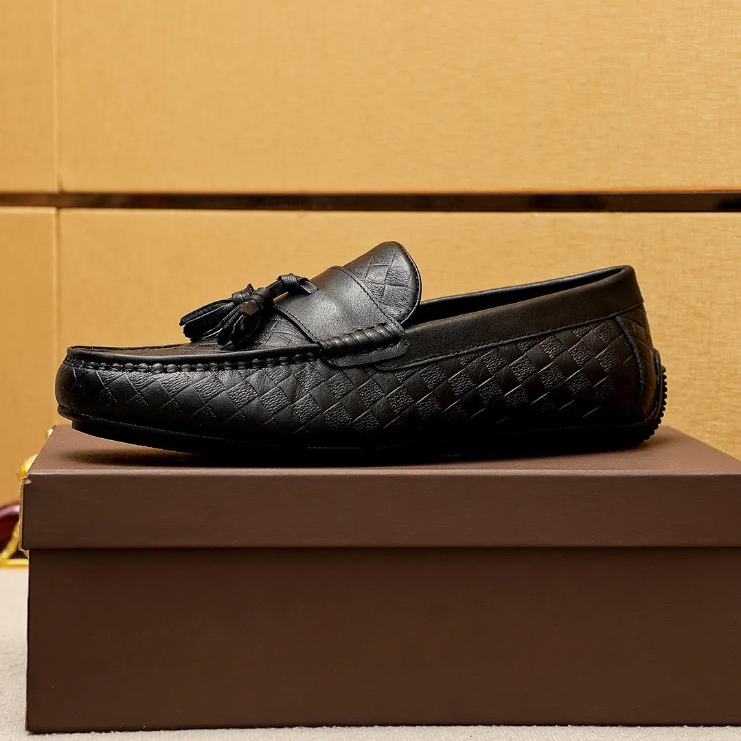 Men's Men's Shoes 💰: 420 💐BV Men's Slip-on Shoes® [BOTTEGA VENETA] Official website counter new model, one-to-one mold opening ⚠Italian calfskin embossed ➕Cow 🐂 leather lining. Driving slip-ons, available at counters, sizes 39-44 (38.45🉑️customized)